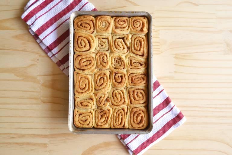 Goldbrauner Zimtschneckenkuchen aus Ofen